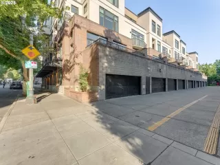 Photo #2: 691638578 Listing 