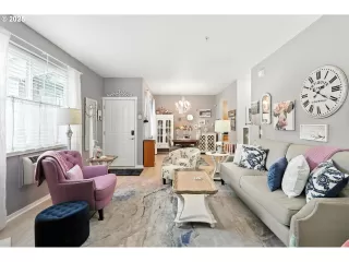 Photo #3: 692086073 Listing 