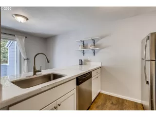 Photo #3: 692138672 Listing