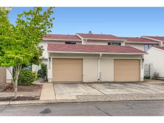 Photo #2: 692302126 Listing