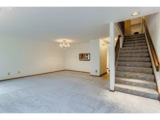 Photo #6: 692302126 Listing