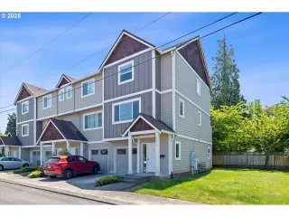 Browse active condo listings in PITTOCK GROVE