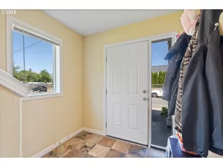 Photo #4: 692342601 Listing