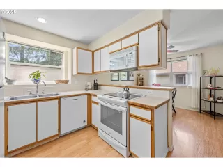 Photo #3: 692407595 Listing