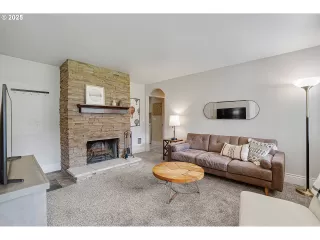 Photo #3: 692569930 Listing