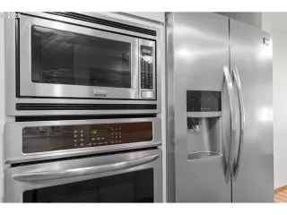 Photo #5: 692645128 Listing