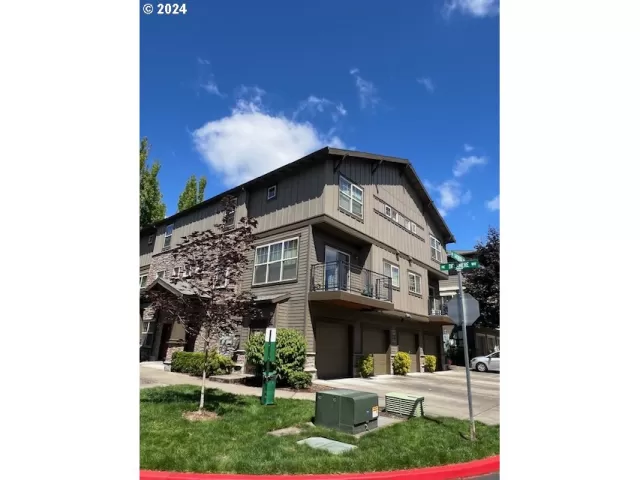 MLS: 692774059 Condo For Sale