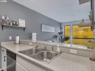 Photo #6: 692795708 Listing 