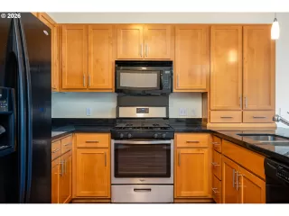 Photo #5: 693068515 Listing