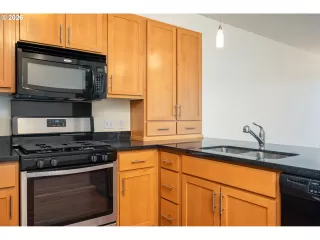 Photo #6: 693068515 Listing