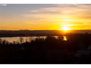 Photo #1: 693097748 Listing 