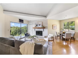 Photo #2: 693097748 Listing 