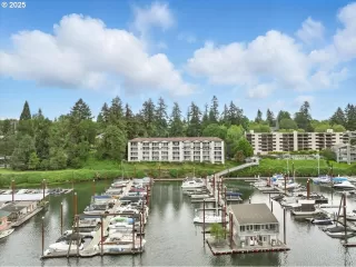 Photo #1: 693438674 Listing