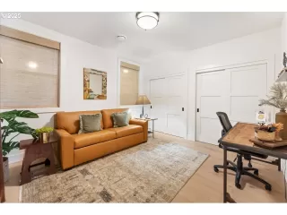 Photo #3: 693438674 Listing