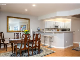 Photo #3: 693545592 Listing 