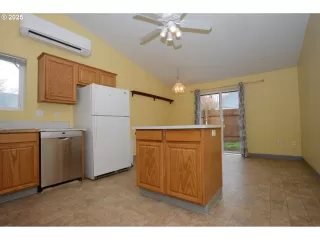 Photo #1: 693621805 Listing