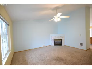 Photo #4: 693621805 Listing