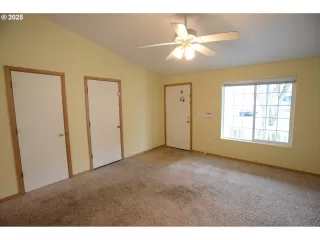 Photo #5: 693621805 Listing