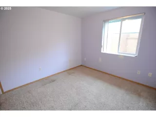 Photo #6: 693621805 Listing