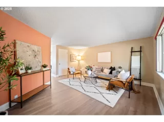 Photo #2: 693677224 Listing