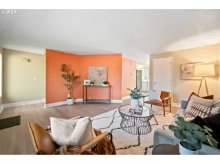 Photo #3: 693677224 Listing