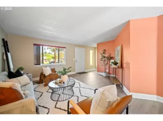 Photo #4: 693677224 Listing