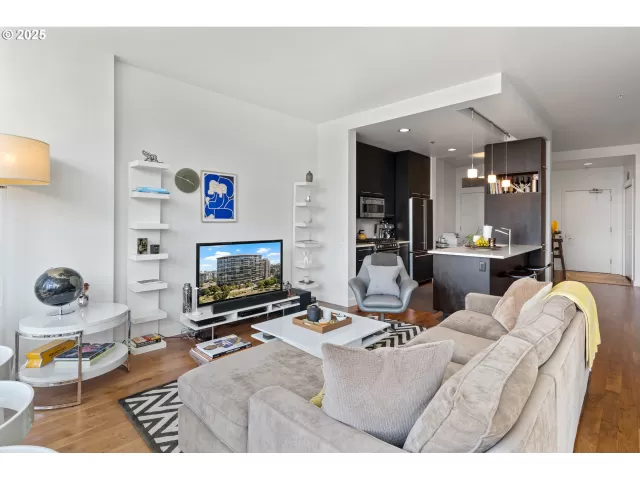 MLS: 693856109 Condo For Sale