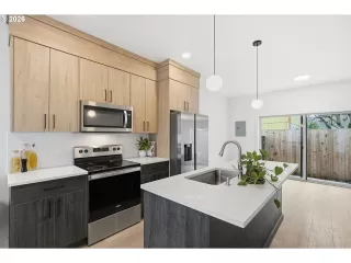 Photo #6: 693920452 Listing 