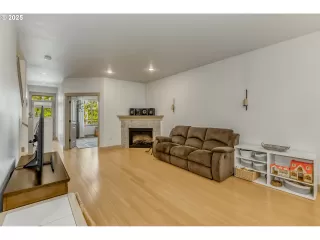 Photo #1: 694132948 Listing