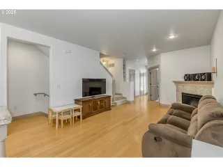 Photo #2: 694132948 Listing