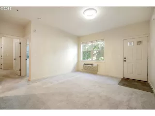 Photo #3: 695220196 Listing 