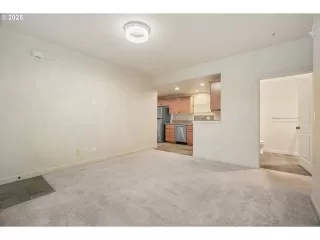 Photo #4: 695220196 Listing 