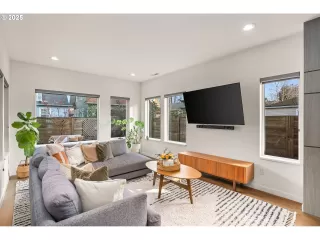 Photo #5: 695421688 Listing