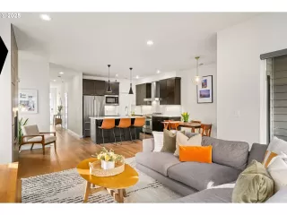 Photo #6: 695421688 Listing