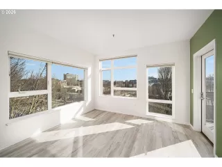 Photo #3: 696263287 Listing