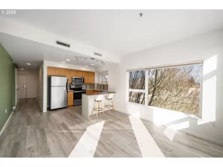 Photo #6: 696263287 Listing