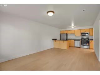 Photo #3: 696338416 Listing