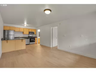 Photo #4: 696338416 Listing