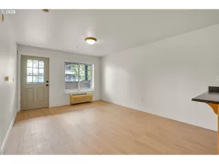 Photo #6: 696338416 Listing