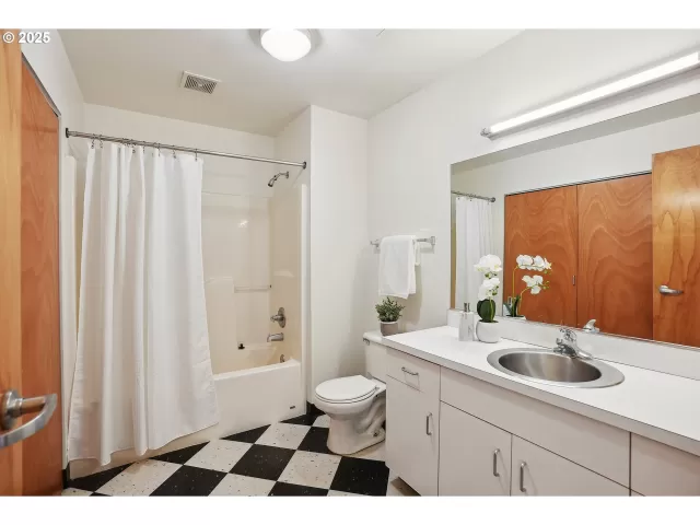 MLS: 696763279 Condo For Sale