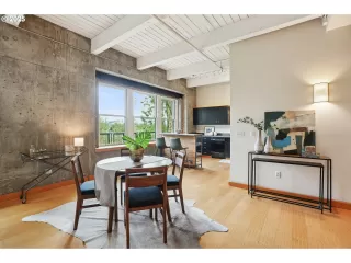 Photo #5: 696763279 Listing