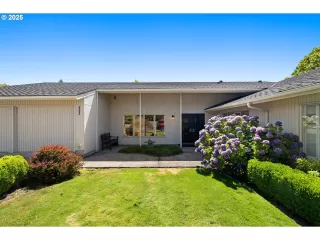 Photo #3: 697153698 Listing