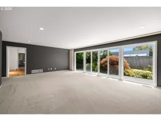 Photo #6: 697153698 Listing