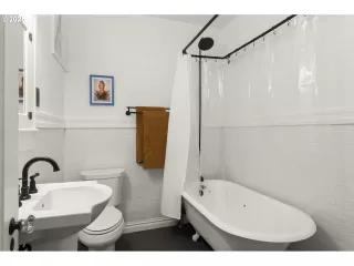 Photo #1: 697173382 Listing 