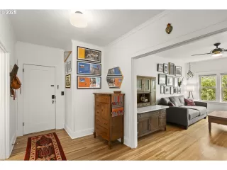 Photo #5: 697173382 Listing 