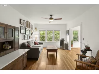 Photo #6: 697173382 Listing 