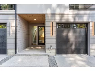 Photo #2: 697240528 Listing 