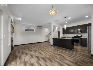 Photo #1: 698145771 Listing