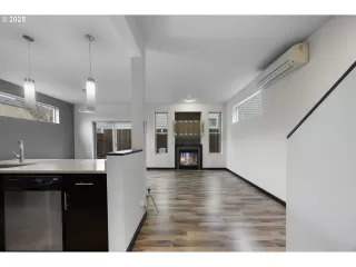 Photo #3: 698145771 Listing