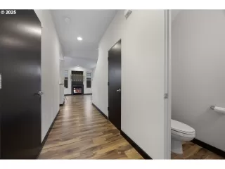 Photo #6: 698145771 Listing